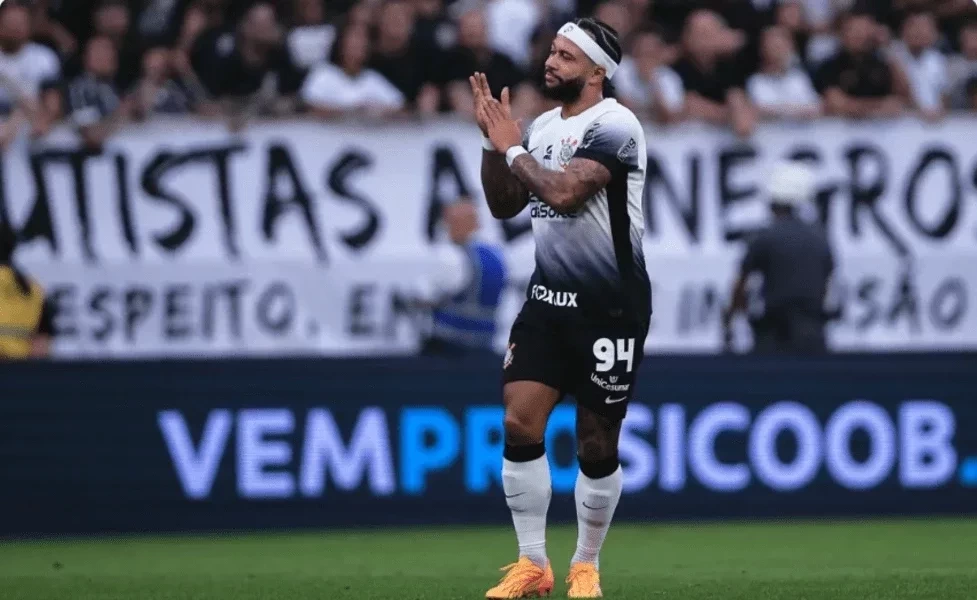 em-estreia-de-depay-corinthians-vence-rival-na-fuga-da-zona-de-rebaixamento-9efb1329-d8e9-4f1e-b642-aa9234cd5825.jpg