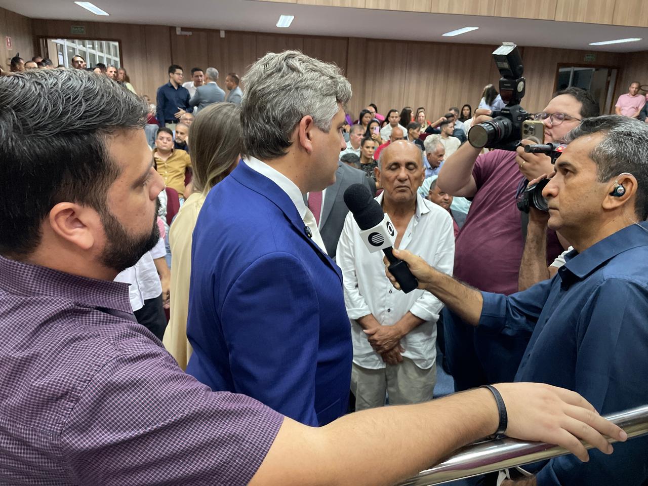 Prefeito eleito durante entrevista á TV Clube