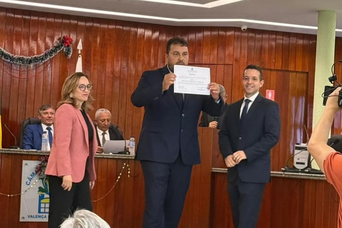 Abdonzinho da Saúde é diplomado vereador em Valença do Piauí