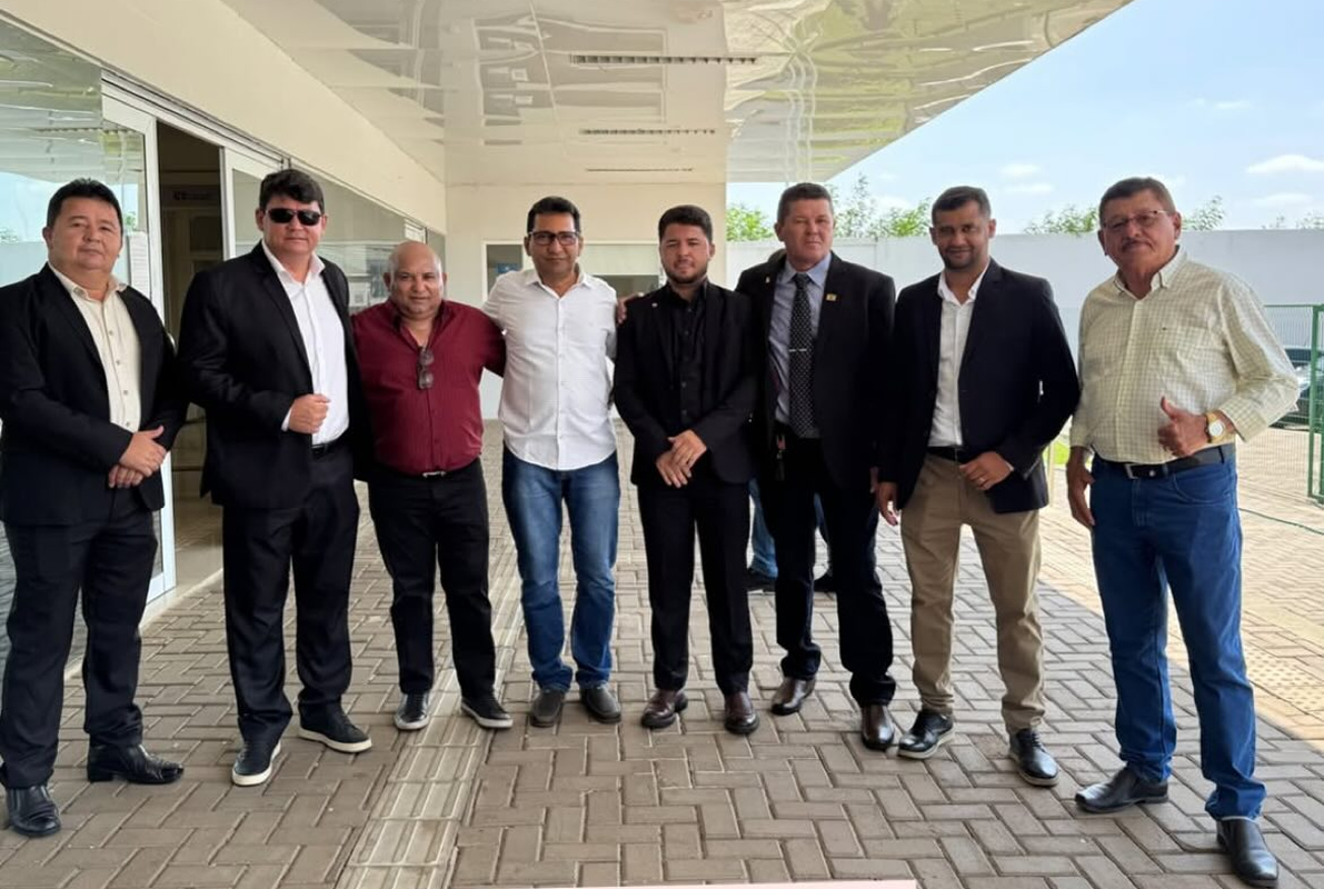 Vereadores eleitos em São Luís do Piauí: Esquerda pra direita Edilson Batista,Francildo Bahia,Josafa(prefeito derrotado),Tim(vice na chapa),Diego Santana,Augustinho,Agildo.