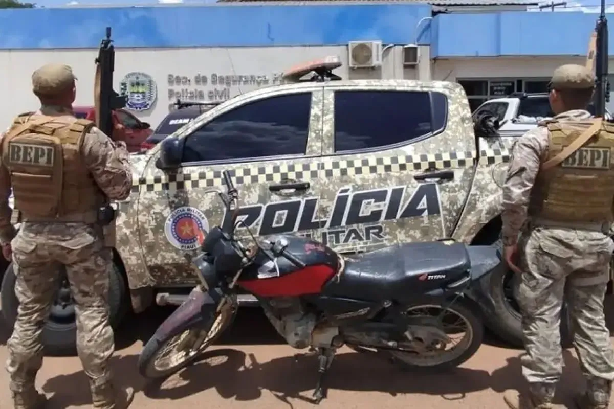 Durante operação em Francisco Santos, BEPI apreende motocicleta com restrição de roubo/furto.