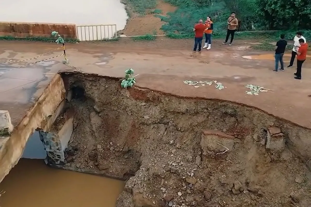 Ponte danificada na PI-238 em São Luís do Piauí