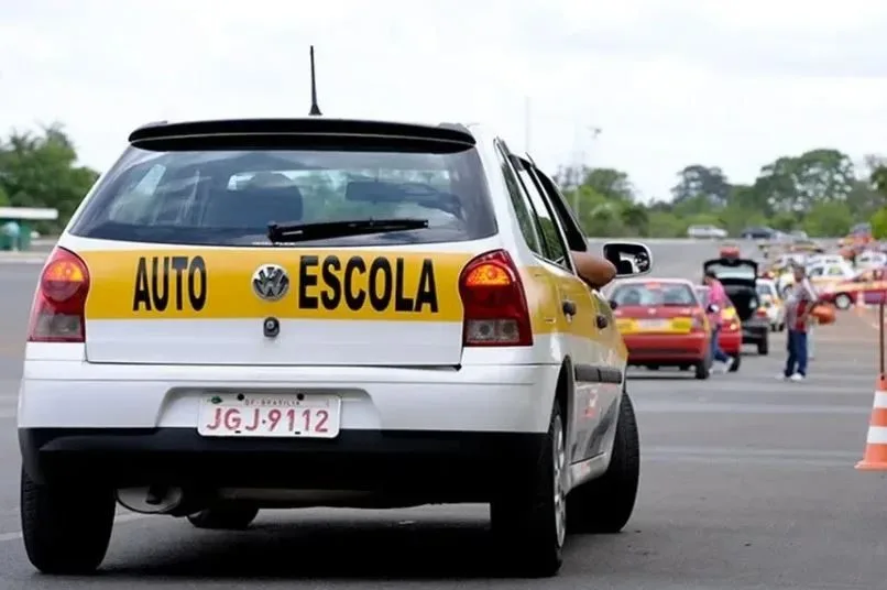 Autoescola-e1652902138243
