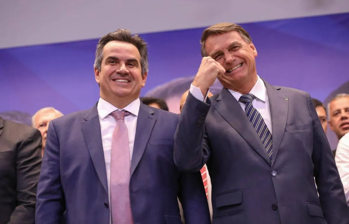 Senador e ex-ministro-chefe da Casa Civil, Ciro Nogueira, e o ex-presidente Jair Bolsonaro na convenção do PP • Assessoria de imprensa do PP (27/07/2022)