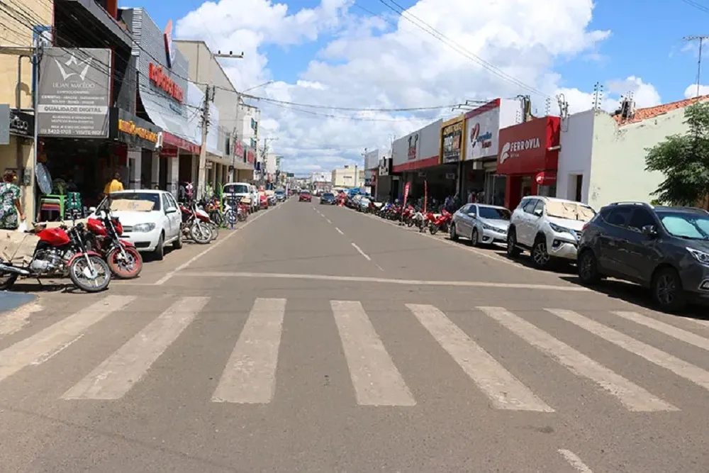 Comércio de Picos funcionará normalmente no feriado de 20 de novembroConvenção Coletiva antecipou a folga para o período do Carnaval, atendendo pedido da categoria Daniela Meneses Por: Daniela Meneses 18/11/2025 às 12h21 Comércio de Picos funcionará normalmente no feriado de 20 de novembroFoto: Reprodução