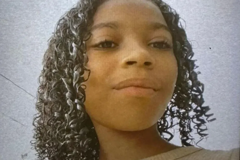 Ester Lourrane de Castro Aquino, morreu após ser atingida por um disparo de arma de fogo na noite desta quinta-feira (11)