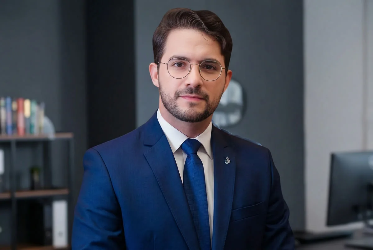 Advogado Heitor Bezerra, natural de Picos, tomou posse nesta terça-feira (31) - Foto: Divulgação