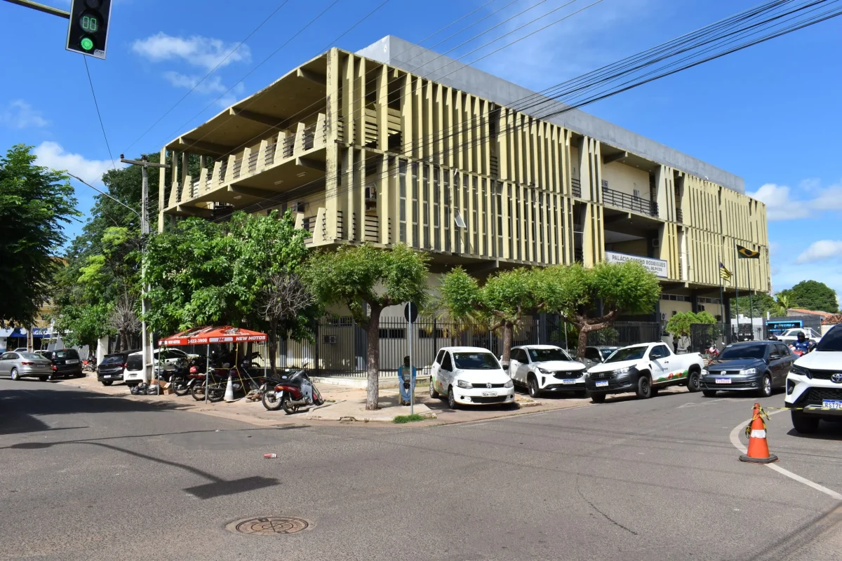 A Prefeitura reforça que a participação da população em ambos os momentos é indispensável para alinhar o planejamento urbano às demandas atuais e futuras.