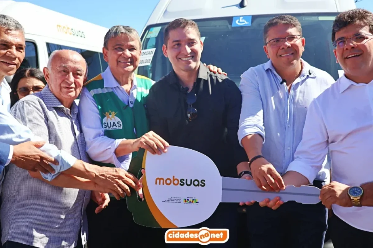 Entrega-de-vans-Mob-Suas-em-Teresinaimage00159-1024×682 Foto: CidadesnaNet