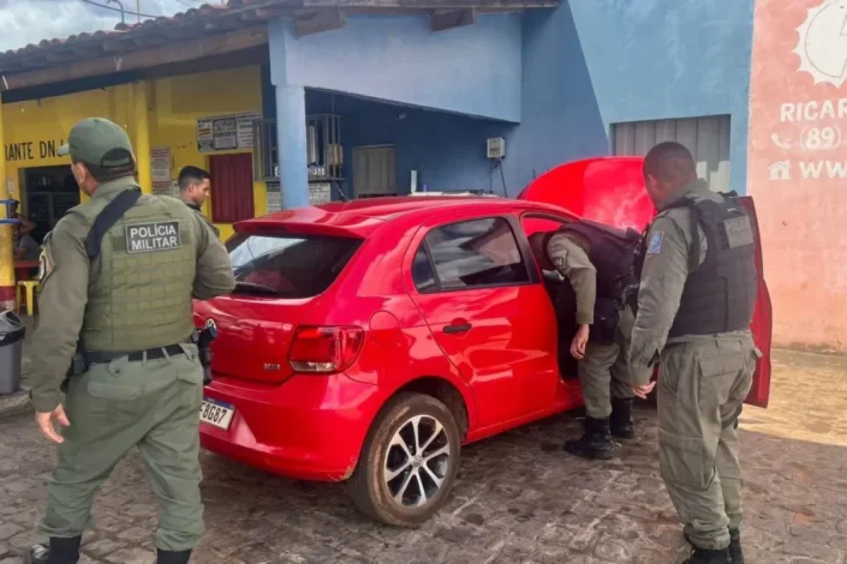 Veículo do suspeito foi detido pela PM