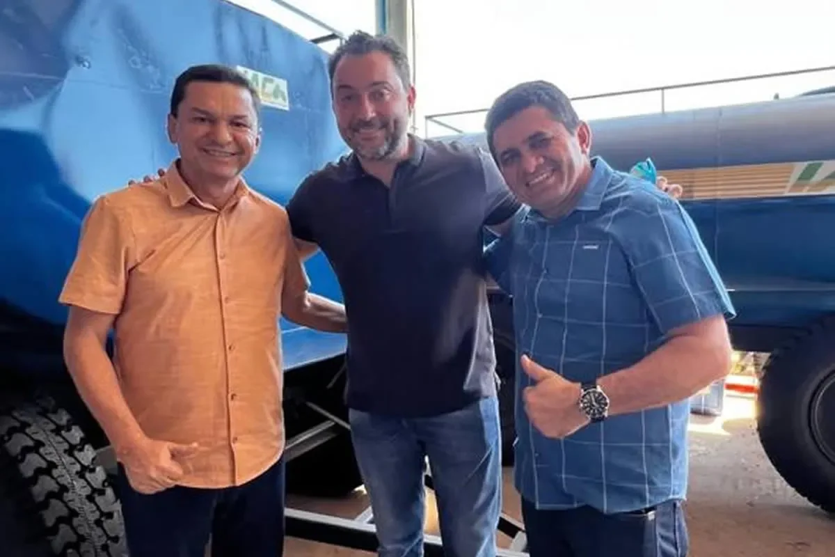 Prefeito Elson recebe equipamento agrícola em Teresina - Foto: Divulgação