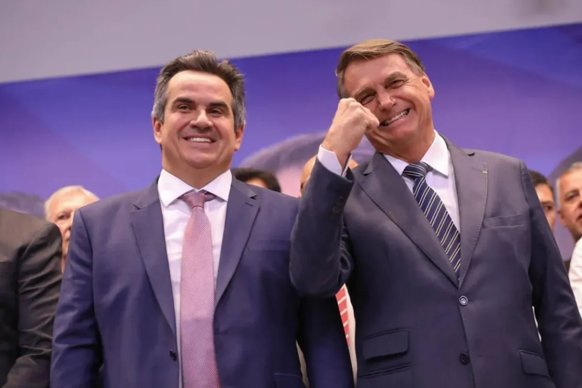 Senador e ex-ministro-chefe da Casa Civil, Ciro Nogueira, e o ex-presidente Jair Bolsonaro na convenção do PP • Assessoria de imprensa do PP (27/07/2022)