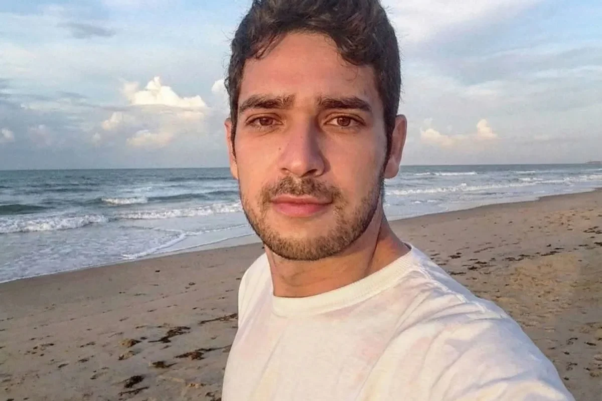 Professor João Emmanuel Moura, de 32 anos Professor João Emmanuel Moura, de 32 anos