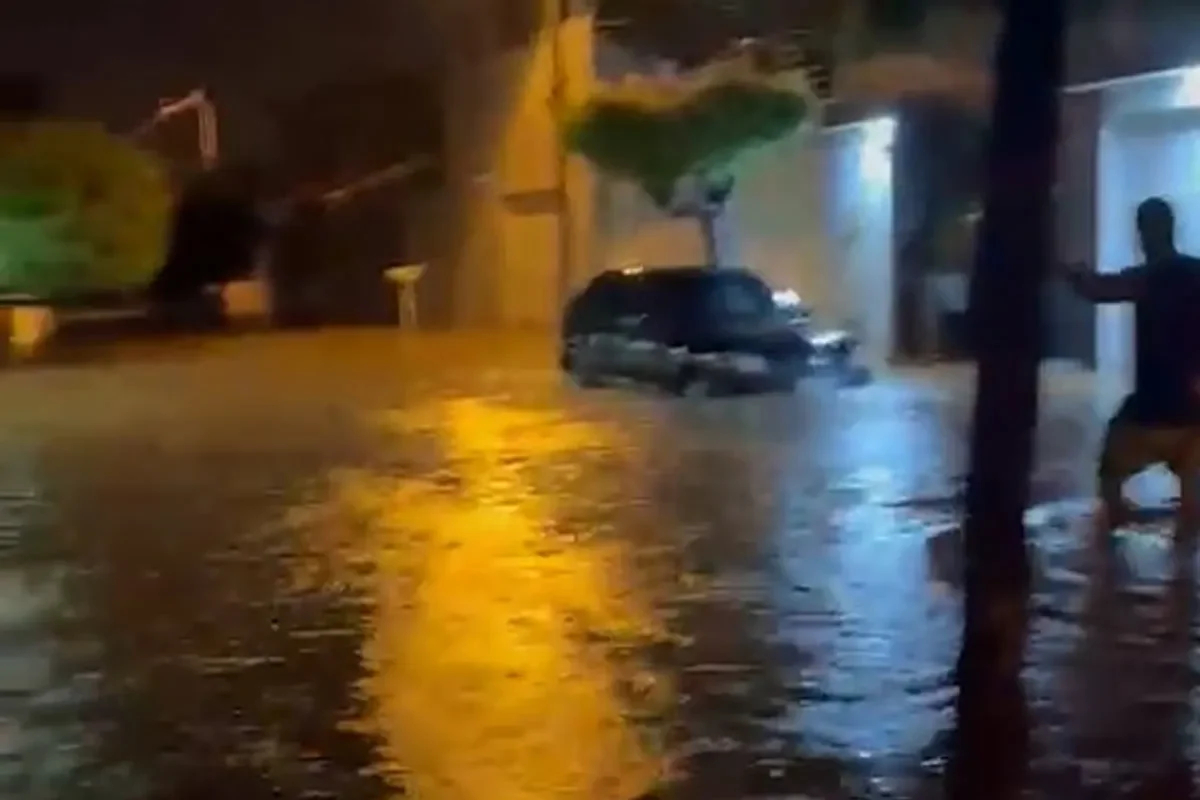 Na Rua Santa Isabel, localizada no bairro Ipueiras