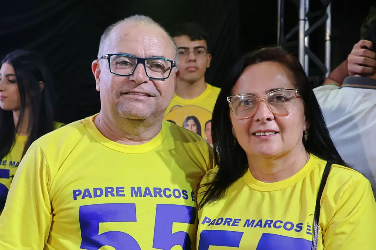 Vereador Manoel Francisco de Carvalho, o Neli, e sua esposa Roberta Macedo - Foto: Piauí em Foco